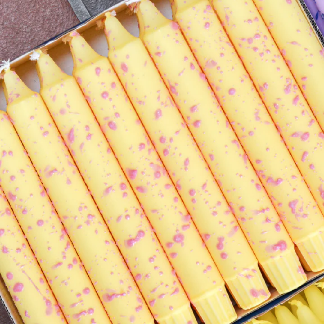 Hondgjørd Stearinljós – Raspberry Butter Konfetti